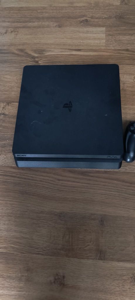 Konsola PlayStation 4+pad