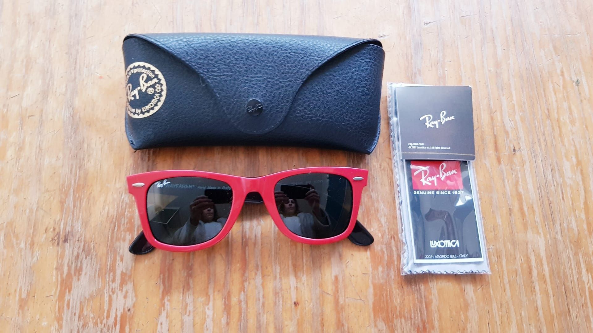 Óculos de sol / óculos escuros Ray Ban novos, com caixa. 55e cada