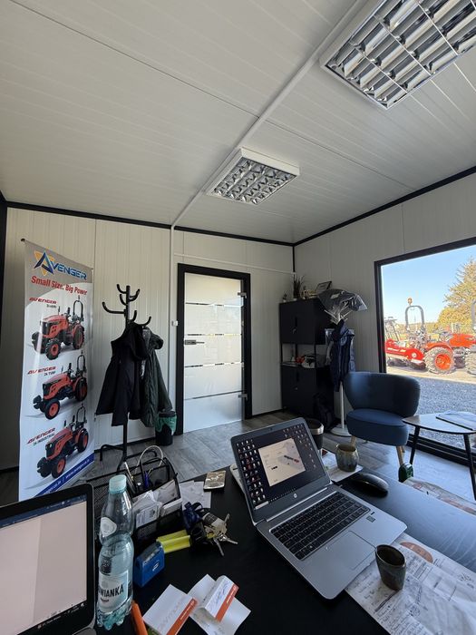 Biuro kontener pawilon handlowy wyposażony 4x8,5m