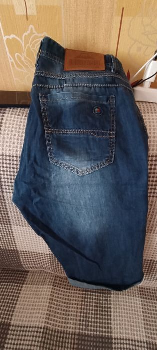 Продам Шорты джинсовые
