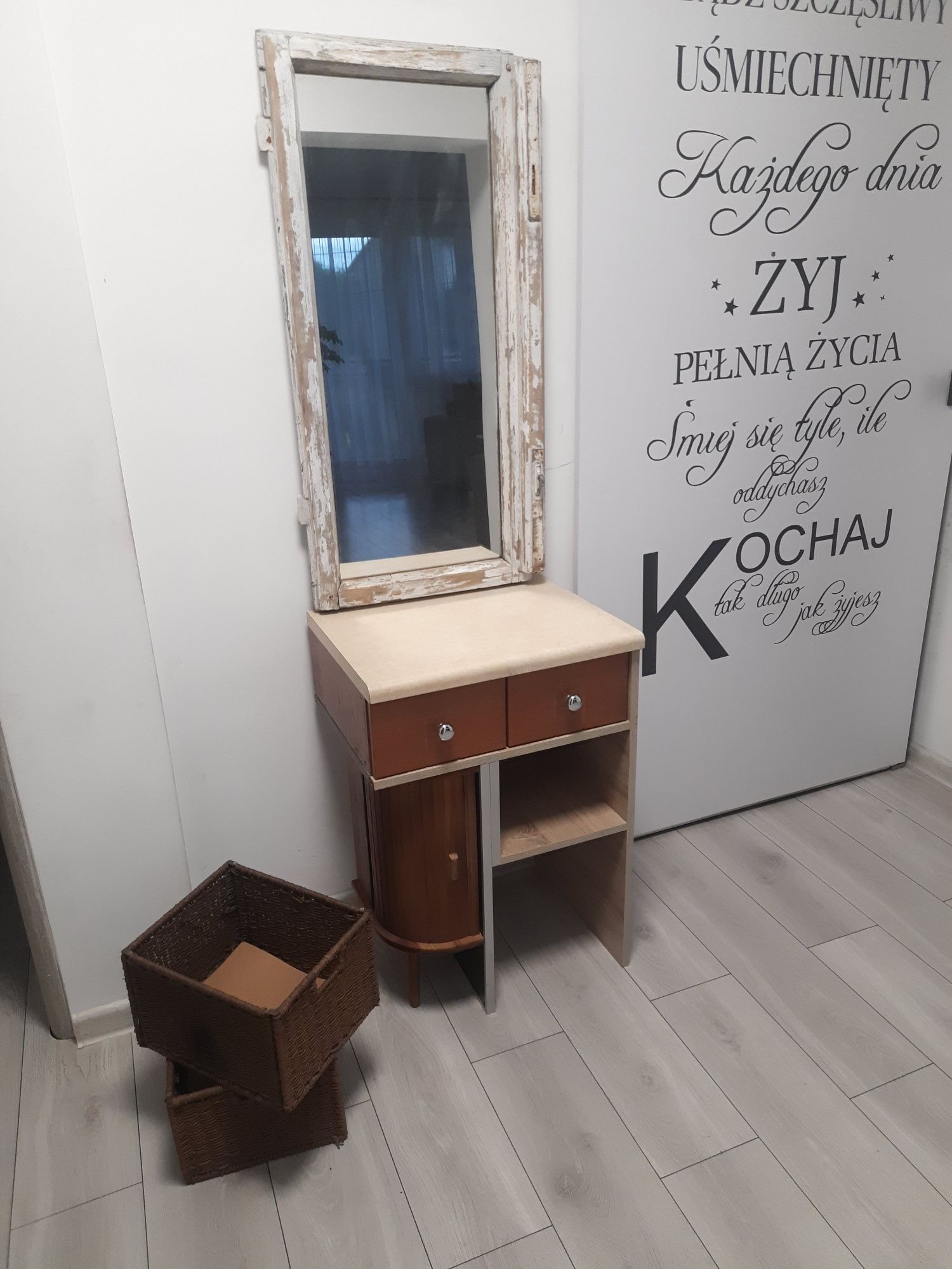 Komoda konsola barek  Toaletka mebel inny niż wszystkie