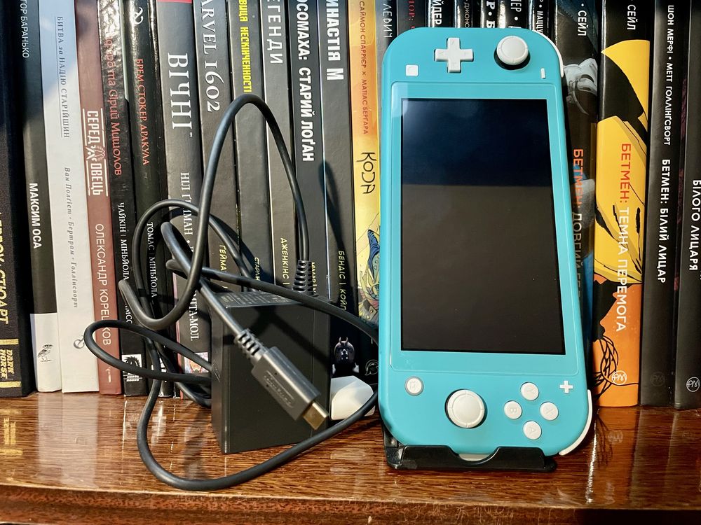 Nintendo Switch Lite + акаунт з іграми!