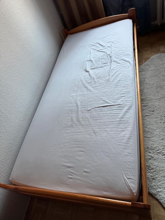 Łóżko - tapczan mlodziezowy z materacem