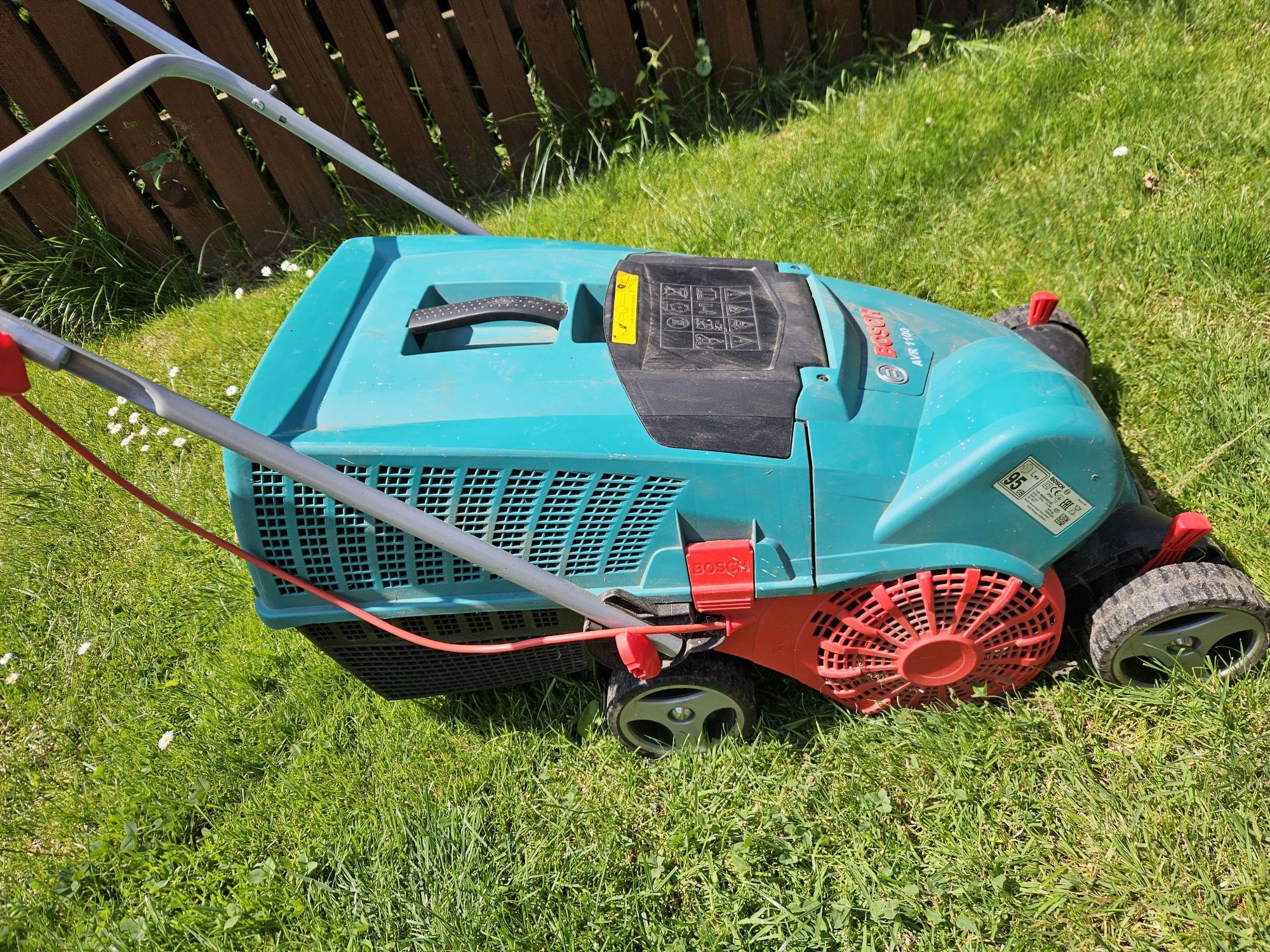 Wertykulator bosch avr 1100