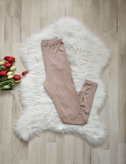Piękne prążkowane legginsy beżowe, modne legginsy prążek 34 36 38