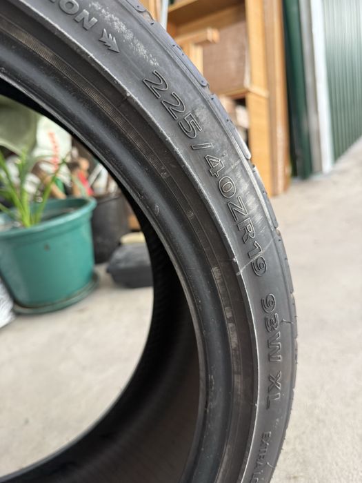 Pneu 225/40/r19.