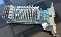 Placa de Vídeo 210-SL-TC1GD3-L GeForce