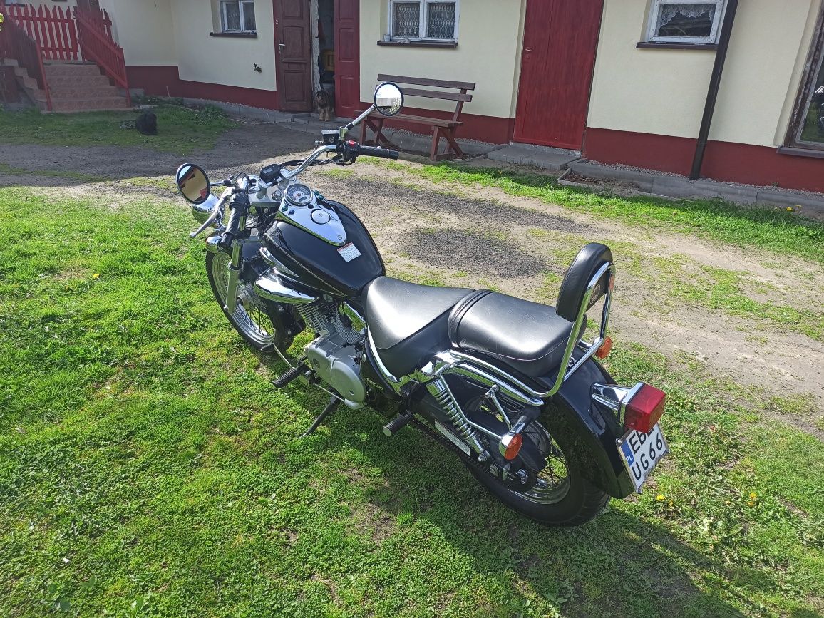 Suzuki Intruder 125