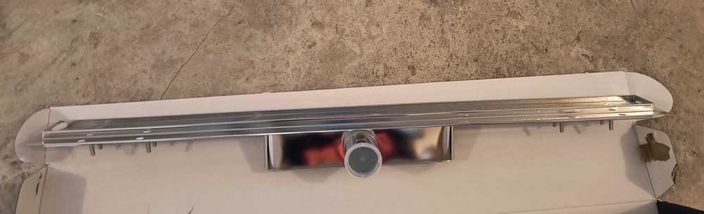 ZA PÓŁ CENY Odpływ liniowy, syfon do brodzika 900 equation srebrny