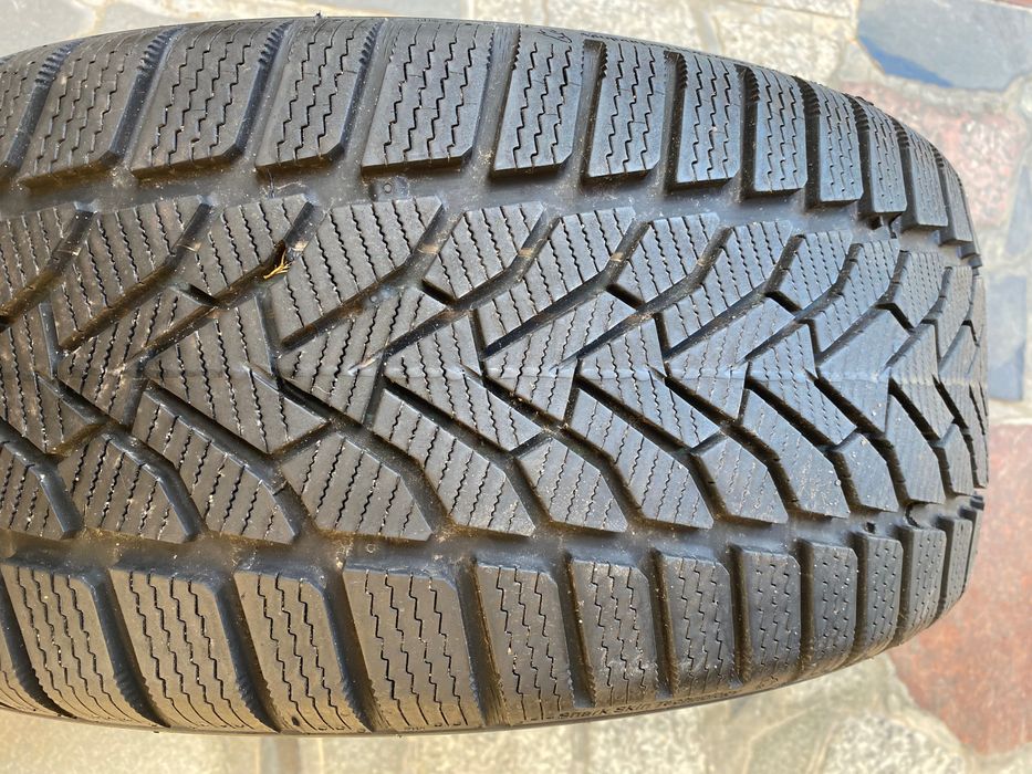 2szt Jak Nowe 225/45/17 95V XL UNIROYAL WinterExpert z 2023