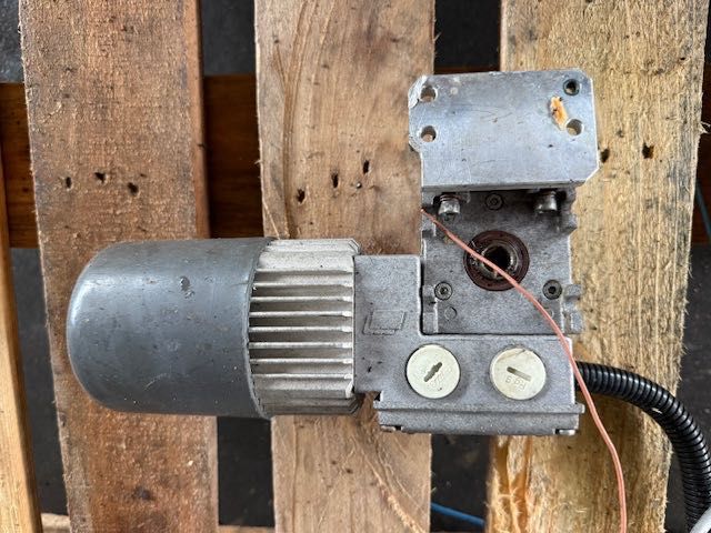 servo silnik firmy minimotor 24 v komplet 3 szt