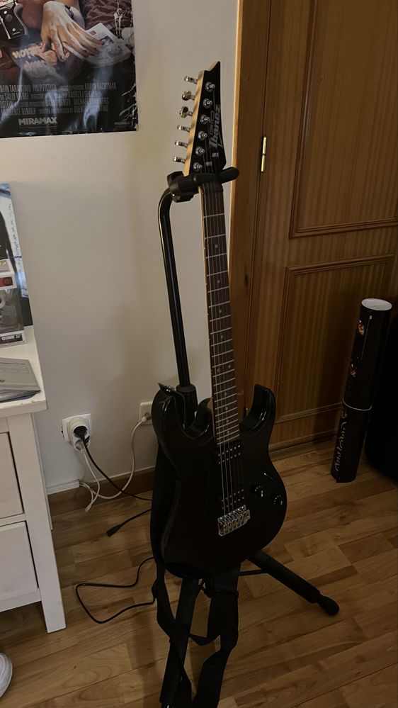 Guitarra Ibanez + Acessórios