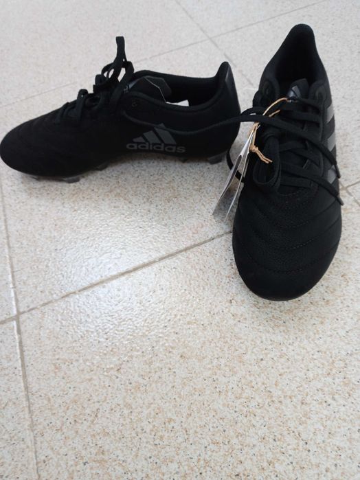 Botas de futebol adidas