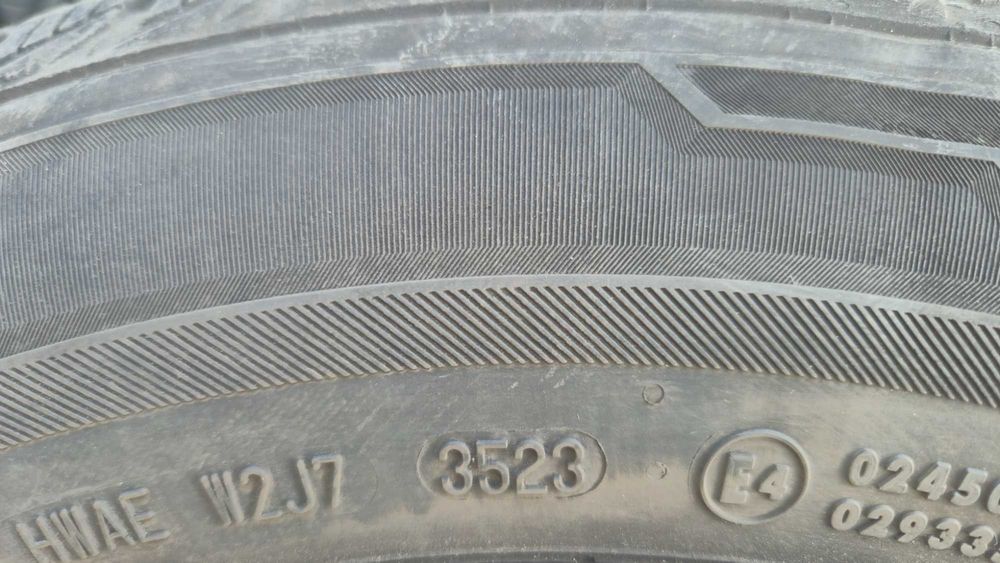 Sprzedam opony zimowe 195/65 R15 na stalowych felgach