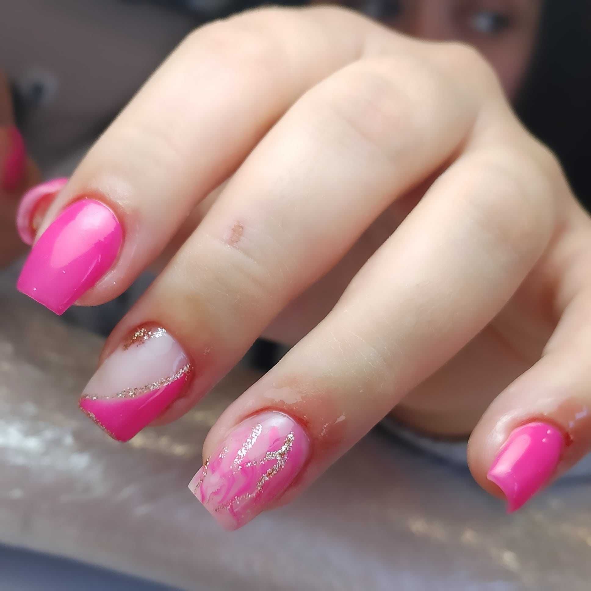 Unhas de gel, depilação