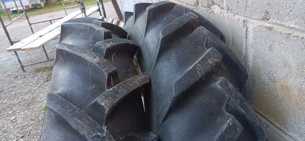 Sprzedam opony wąskie 9,5/9-32