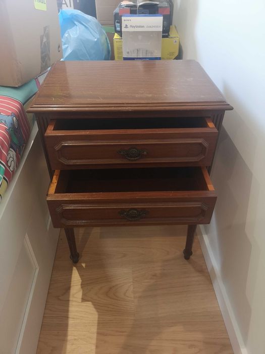 Mesinha de cabeceira