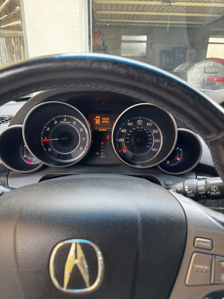 Продам свой автомобиль Acura Mdx