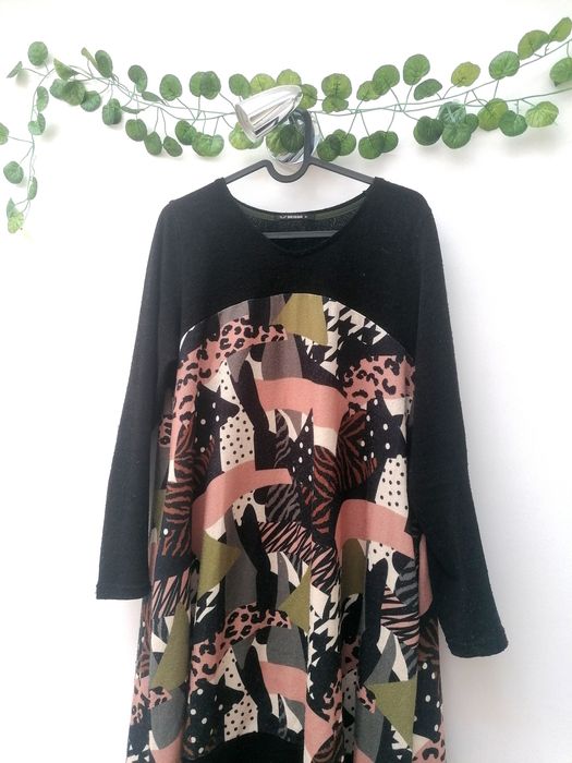 Vestido Preto Multicor de Inverno