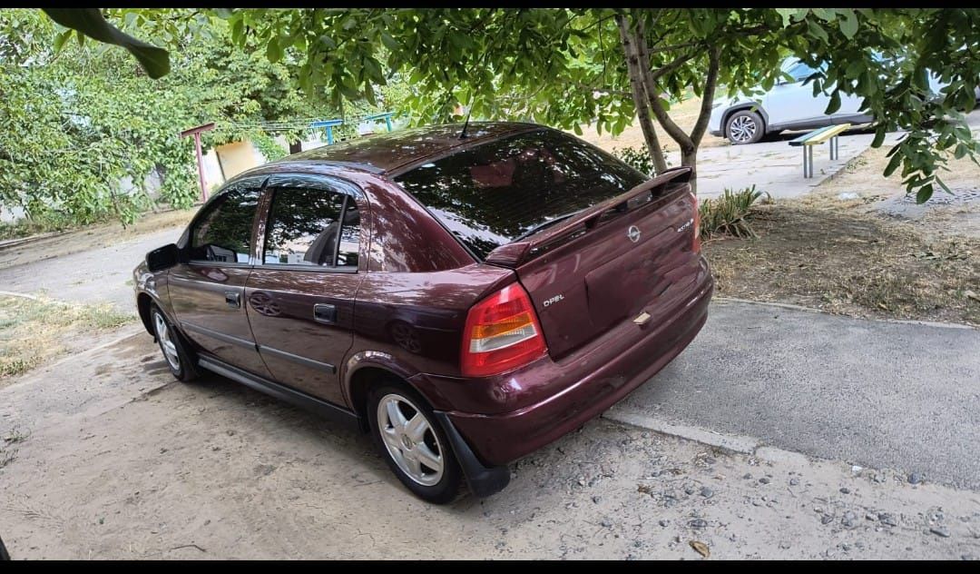 Продам автомобіль Opel Astra G