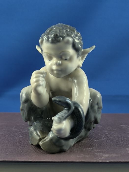 Faun z wężem Royal Copenhagen #porcelana #ozdoba #kolekcja