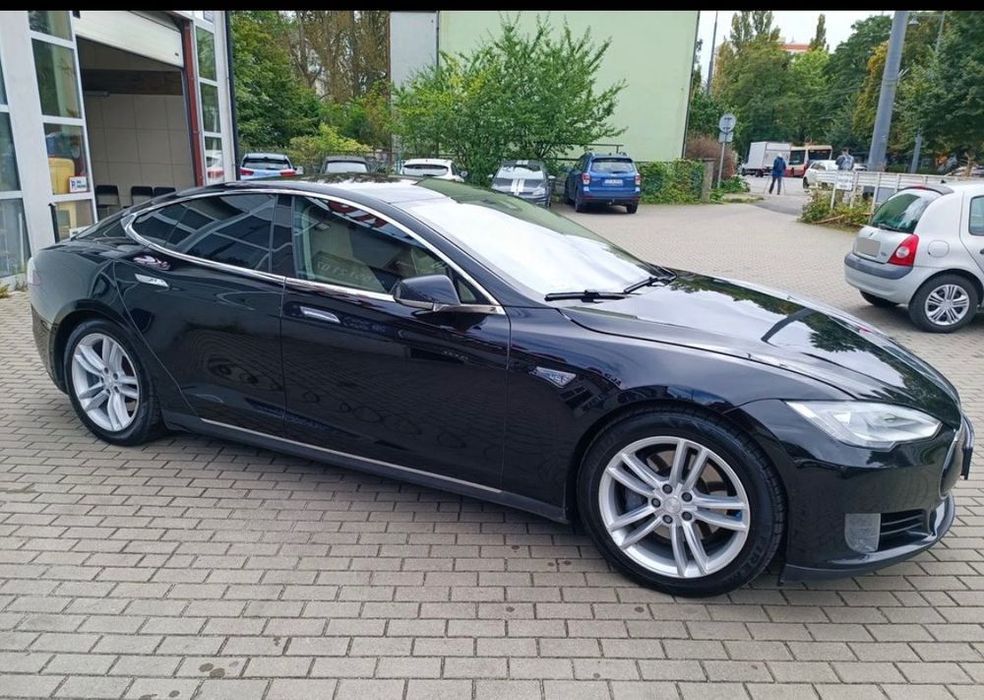 Tesla Model S S85, darmowe ładowanie, Europa, pakiet zimowy, stan idealny