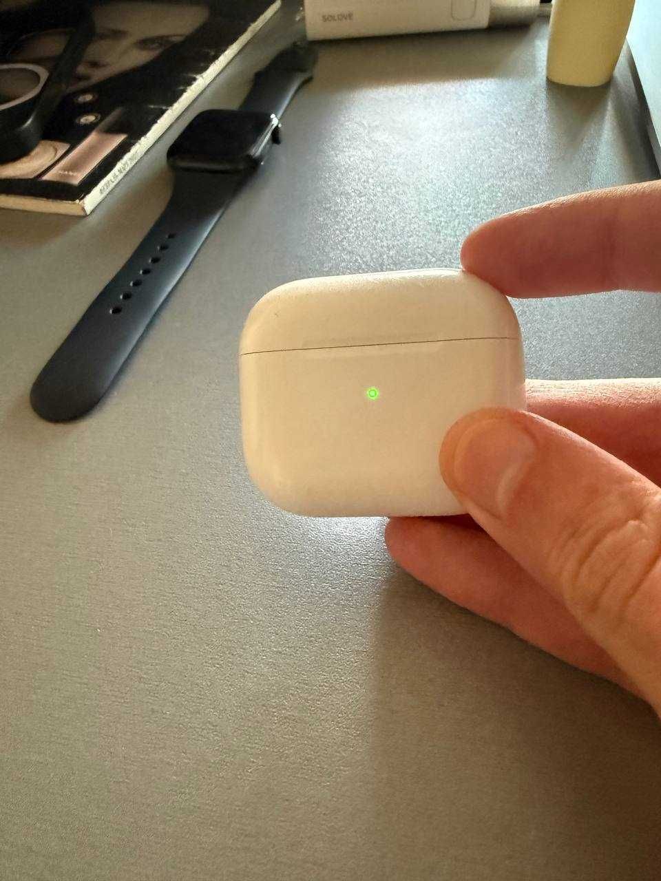 Apple airpods 3, кейс и левый наушник