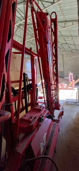 Opryskiwacz Agromehanika, 1200 litrów. Belka 18 metrów. Uszkodzony