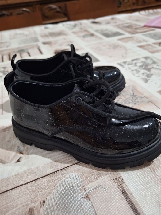 Sapatos menina - como novos tamanho 27