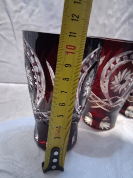 Szklaneczki, kieliszki z rubinowego szkla