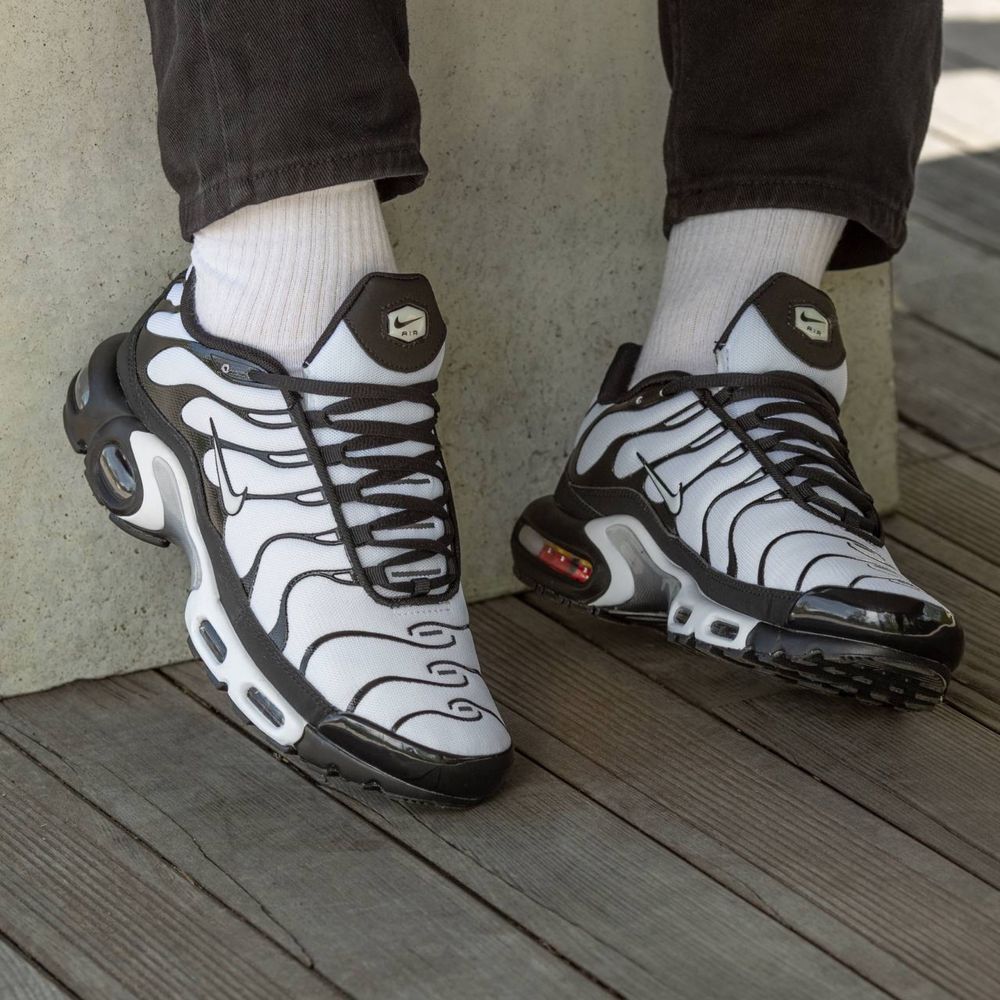 Кросівки чоловічі Nike Air Max Plus TN White/Black  топ