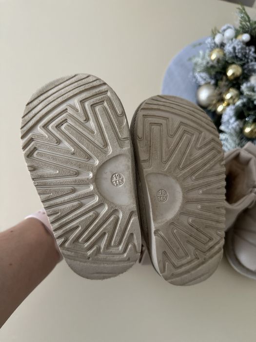 Зимове взуття 19р-12см/шапка zara