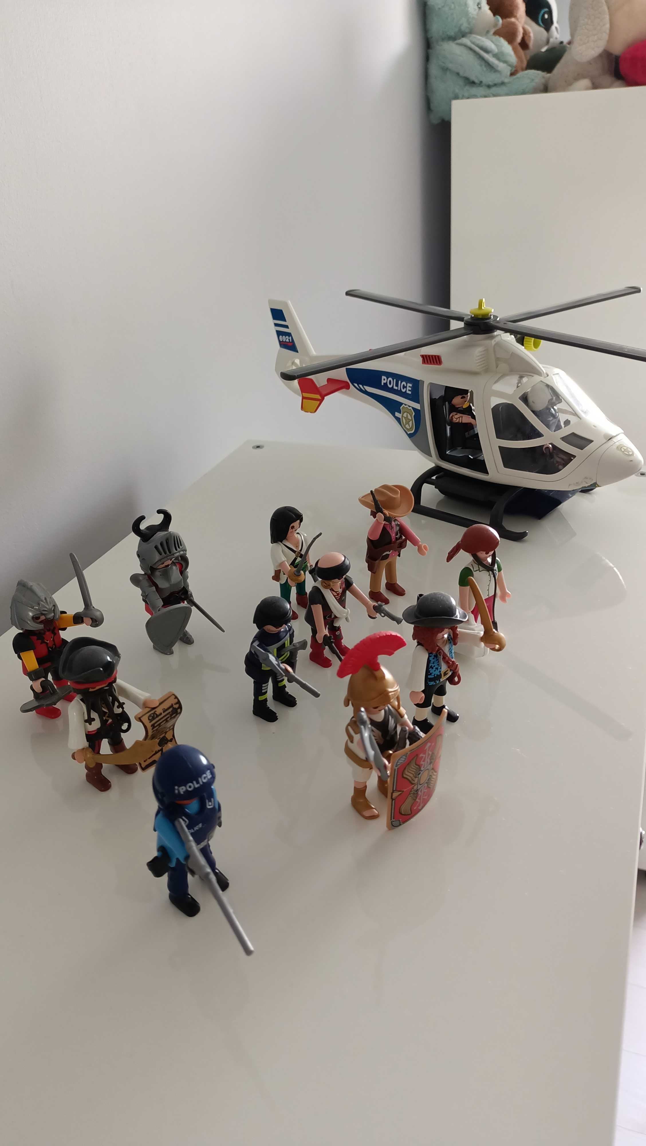 Playmobil zestaw 13 ludzików i helikopter