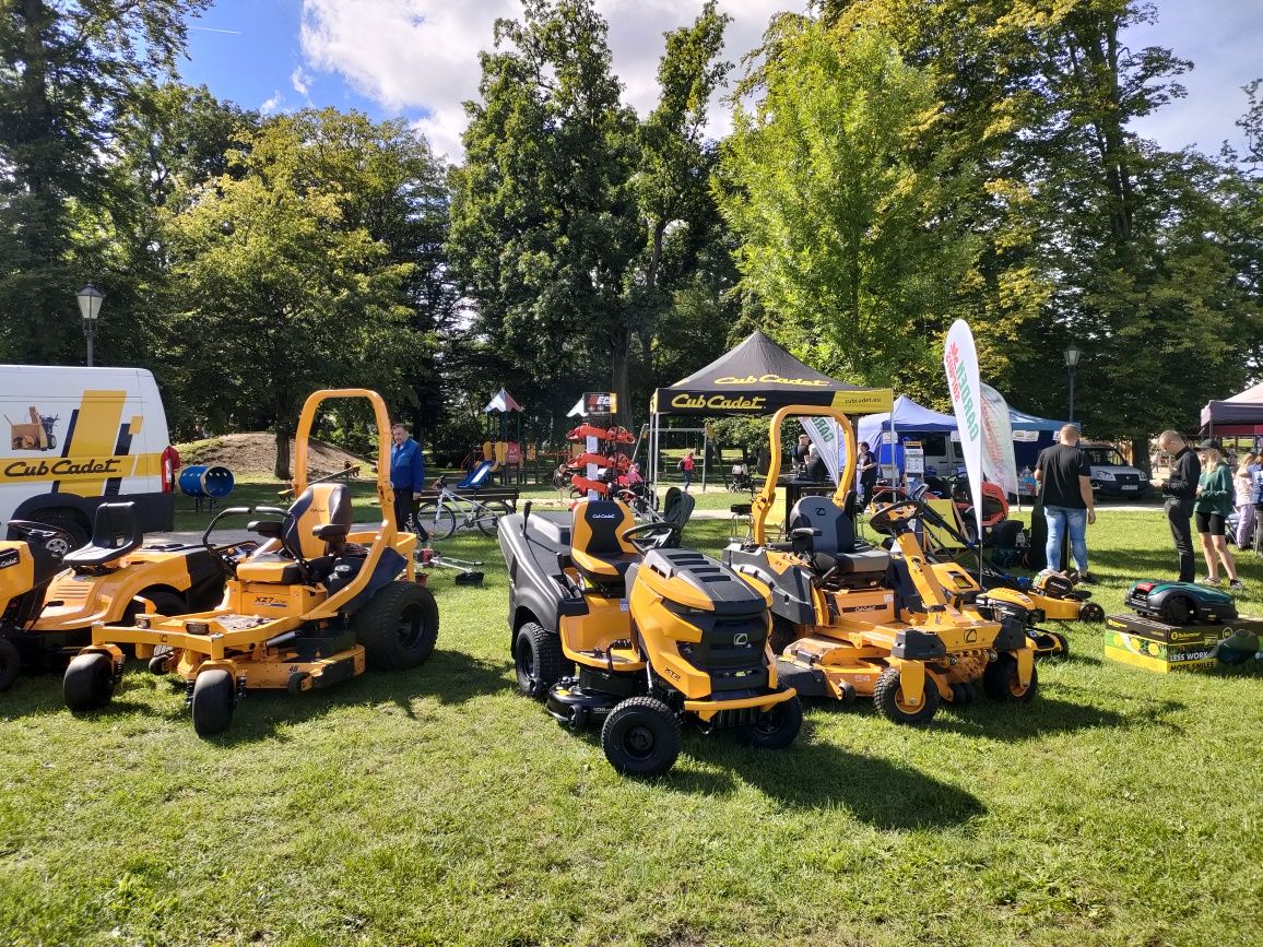 traktor ogrodowy cub cadet XZ 3 122 zero-turn  21,5KM ostatna sztuka !