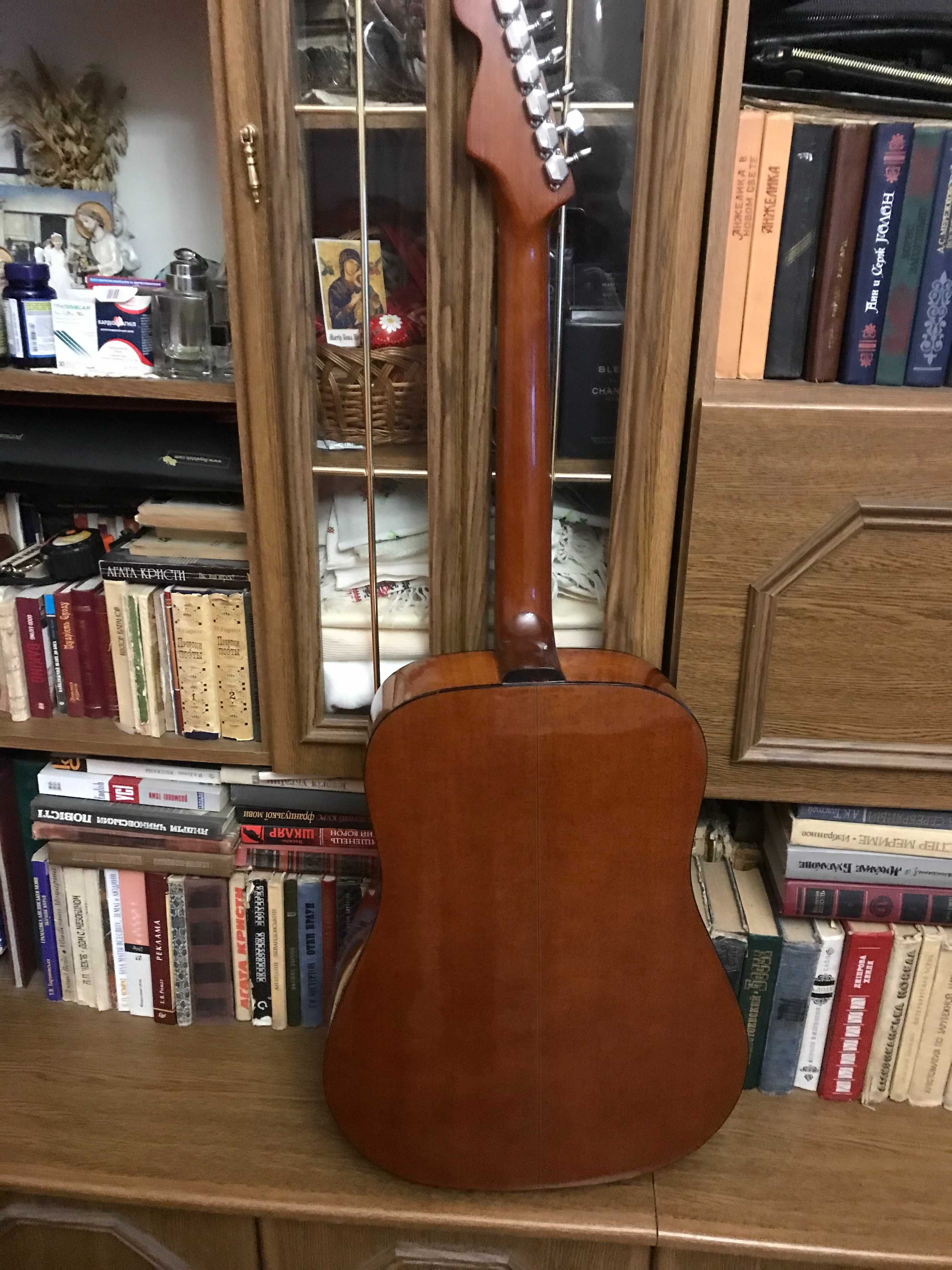 FENDER  NEWPORTER  акустическая коллекционная гитара в жестком кейсе