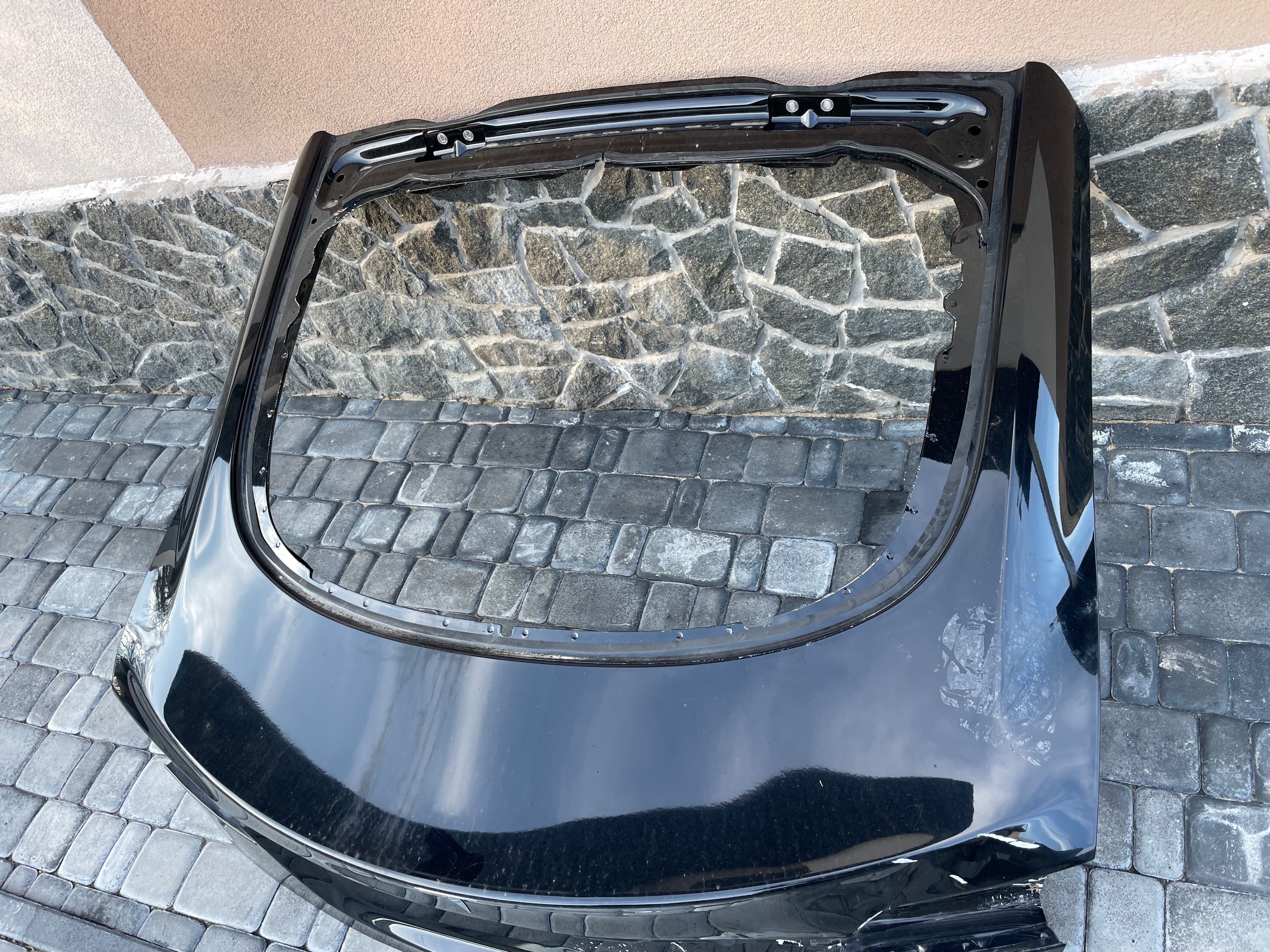 Кришка багажника Tesla model s 2022