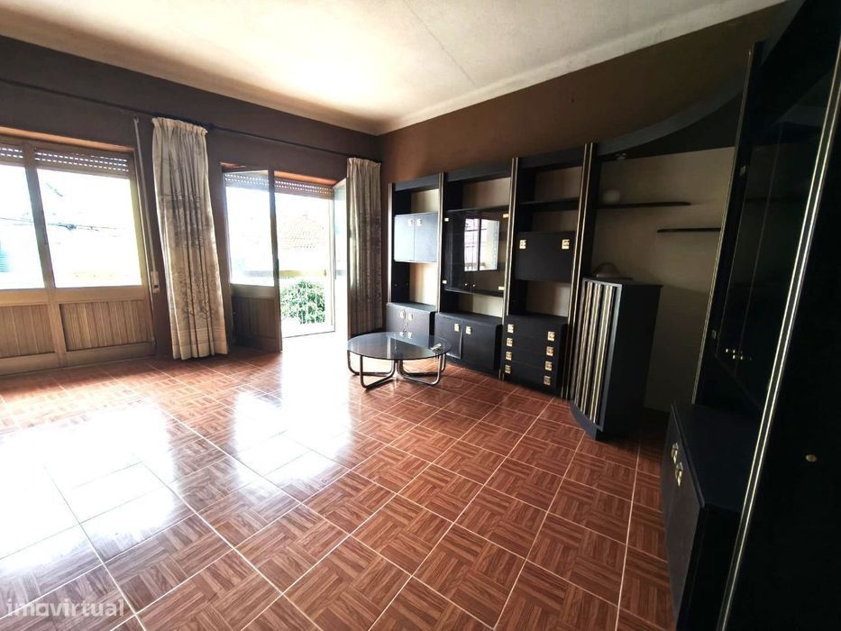 Moradia duplex em Valado dos Frades – excelente para investimento