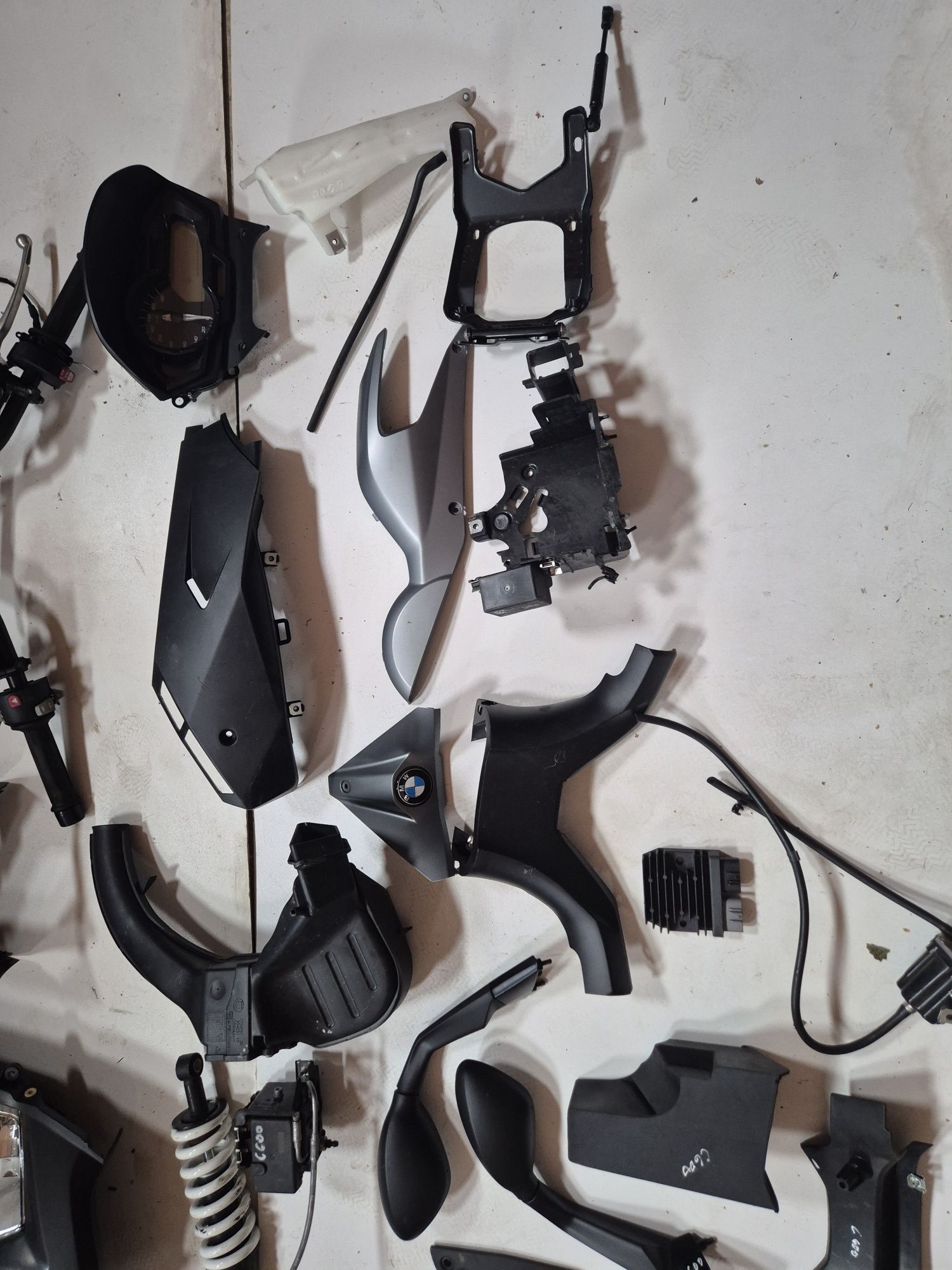BMW C600 amortyzator kierownica przełącznik owiewka regulator osłona