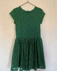 Zielona koronkowa sukienka