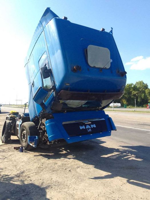 Допомога в дорозі Виїзд Ремонт вантажних авто