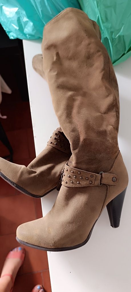 Botas verde seco tamanho 35 Marca Tapadas