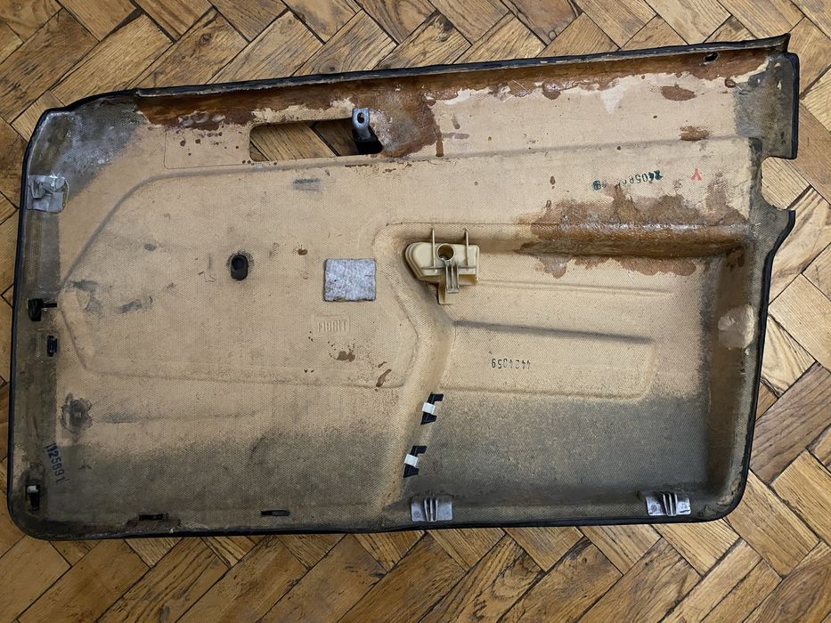 Дверні  карти  передні мерседес 190