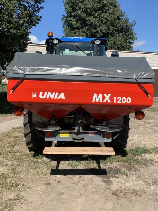 Rozsiewacz UNIA MX 1200