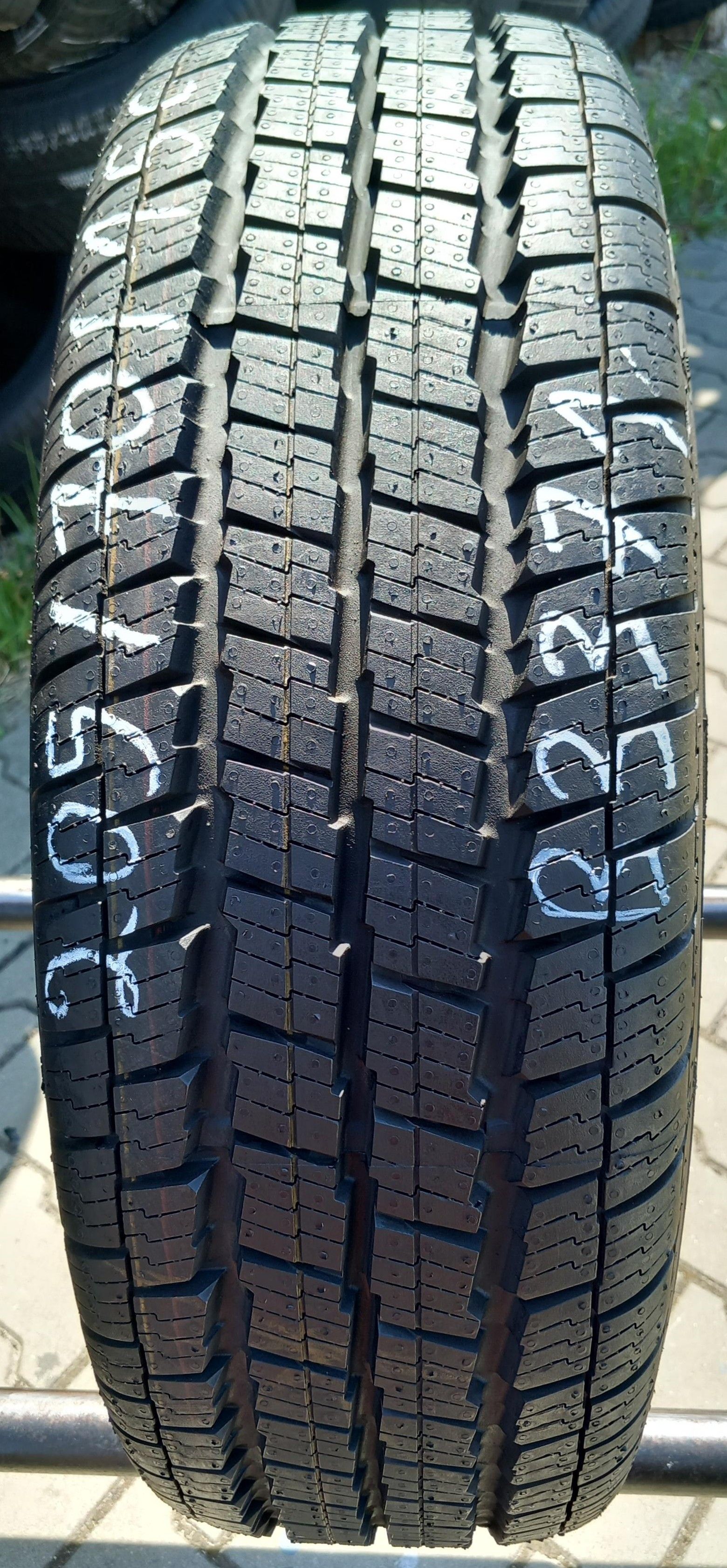 205/70/15C Matador Variant All Weather MPS 125 106/104R