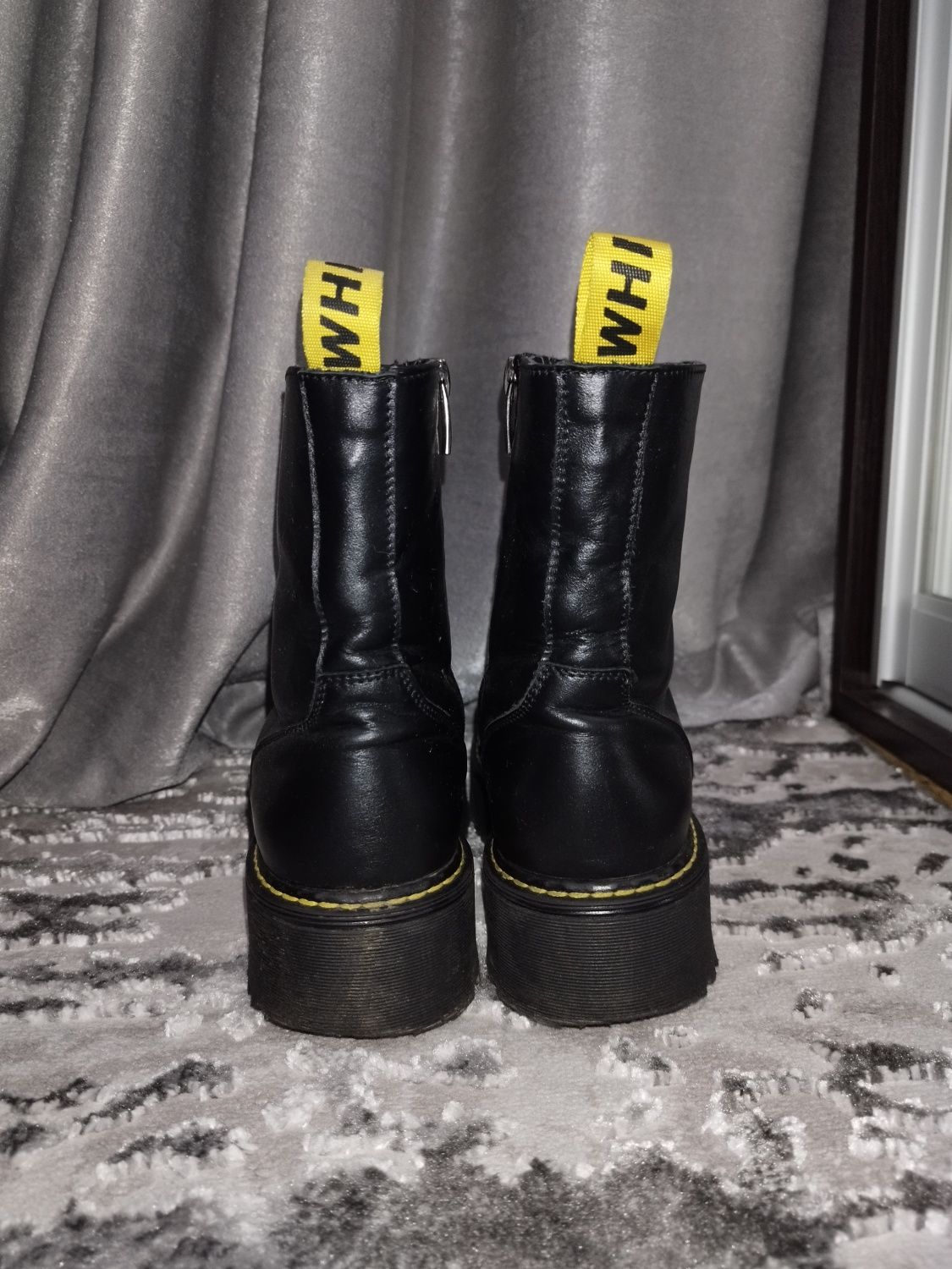 Берци Dr. Martens