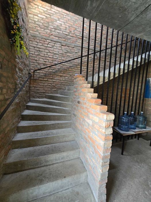 Будинок-лофт з власним гаражем   в історичному центрі Ужгорода