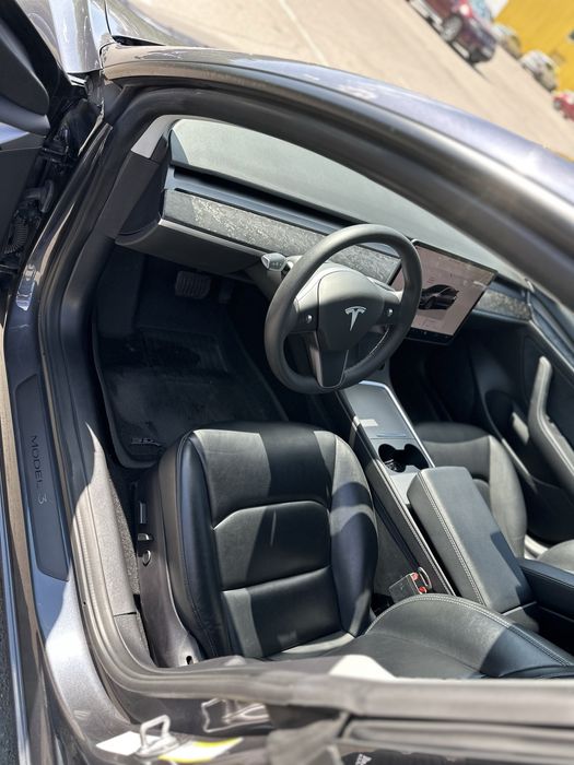 Продам Tesla model 3