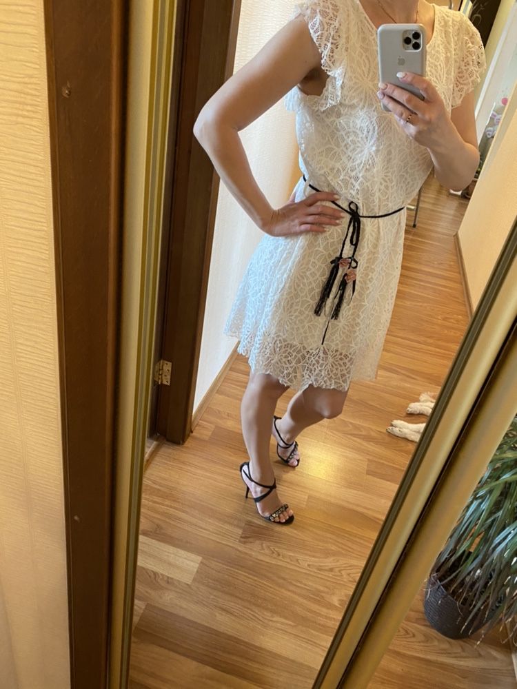 Кружевное белое нарядное платье S-M-L