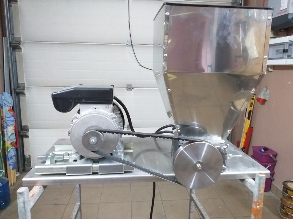 Gniotownik śrutownik walcowy do zboża kukurydzy