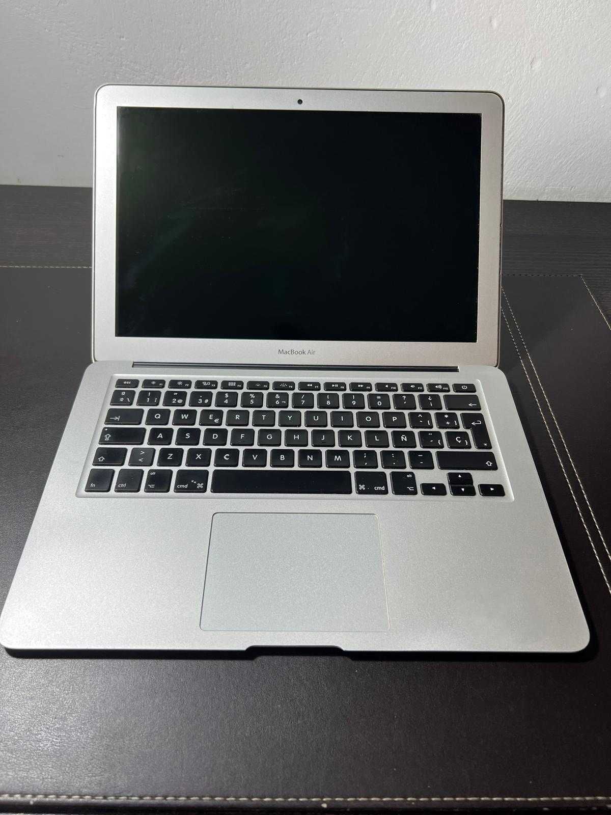 Laptop Apple MacBook Air 13.3" 256GB srebrny w super stanie